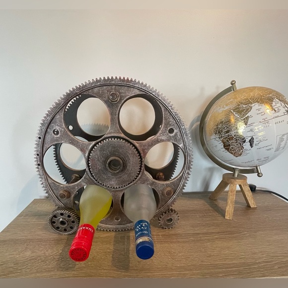 Steampunk wine bottle holder - Picture 1 of 2